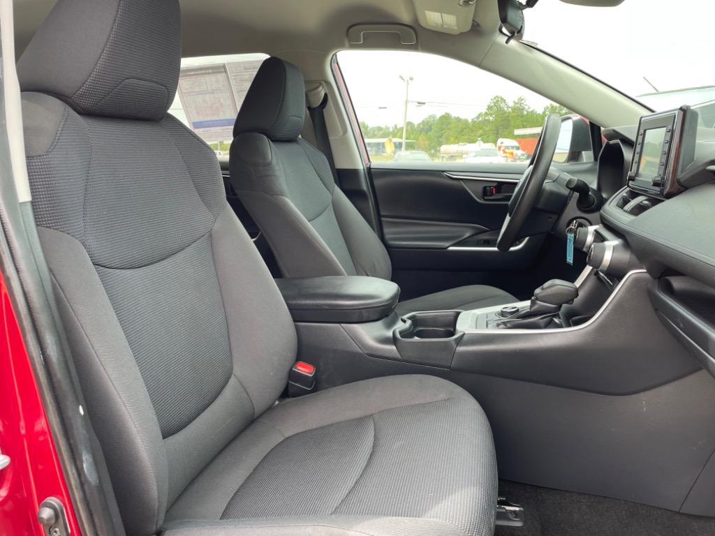2019 Toyota RAV4 Hybrid LE photo