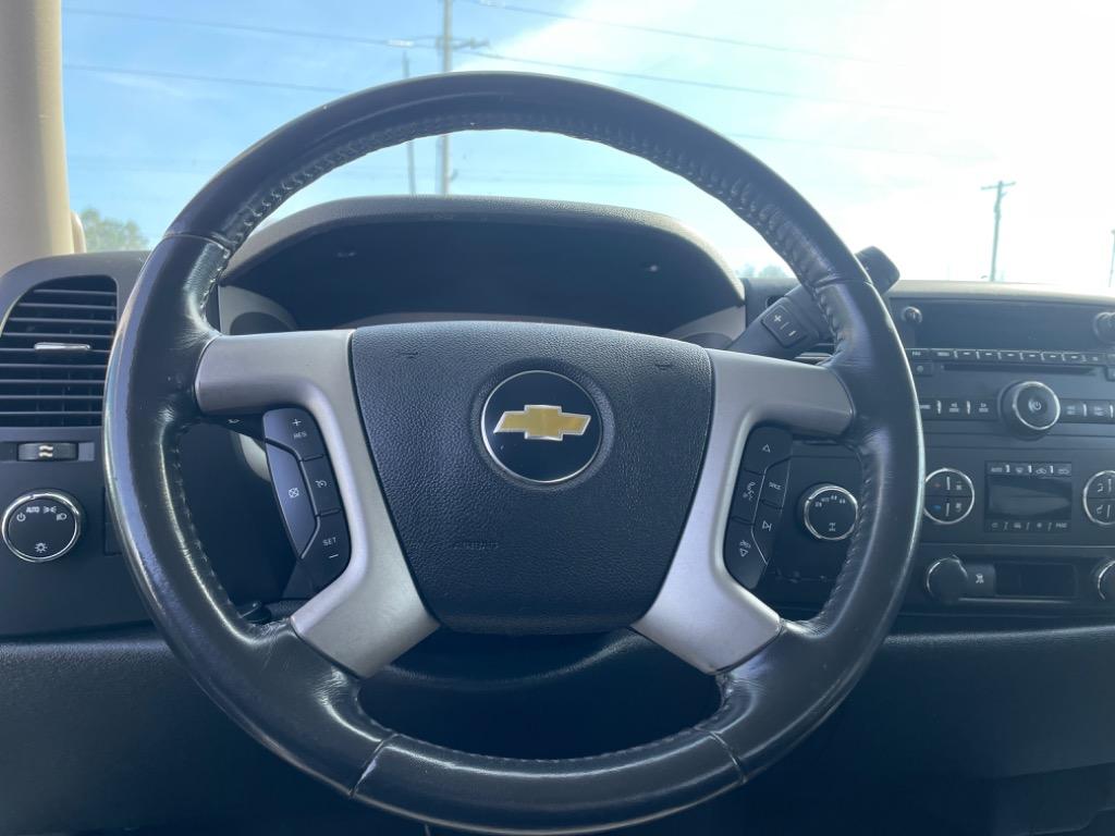 2011 Chevrolet Silverado 1500 LT photo