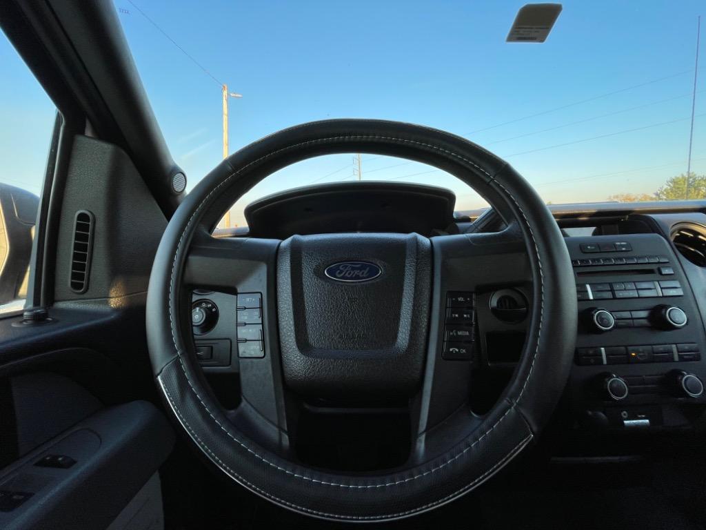 2013 Ford F-150 Lariat photo