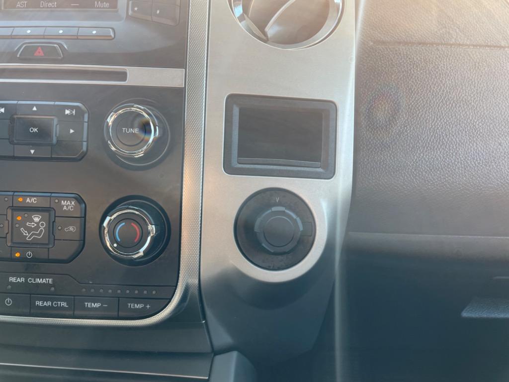 2015 Ford Expedition XLT photo