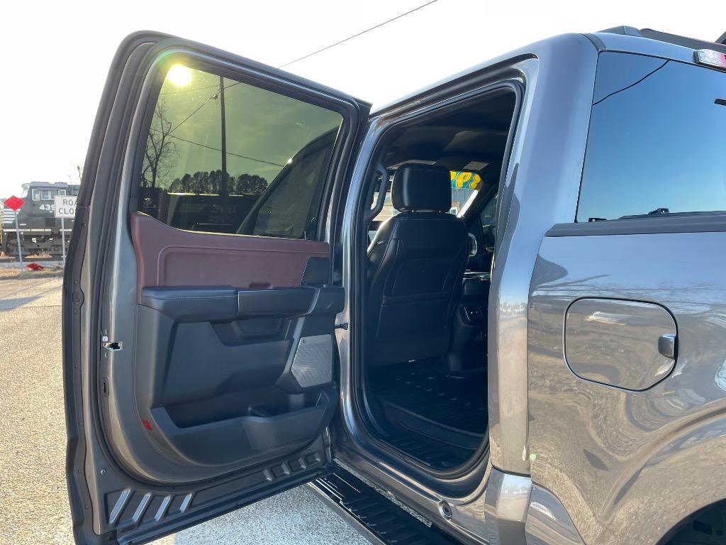 2021 Ford F150 Lariat photo