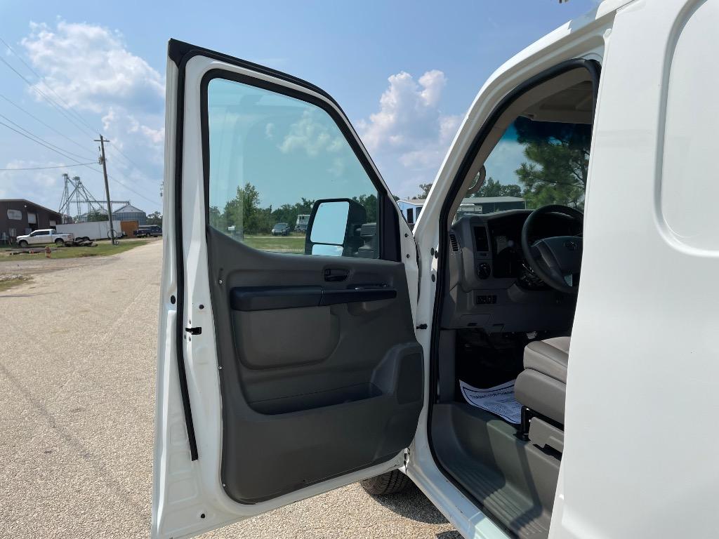 2016 Nissan Nv - $9,999