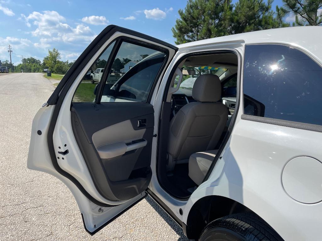 2013 Ford Edge - $5,999