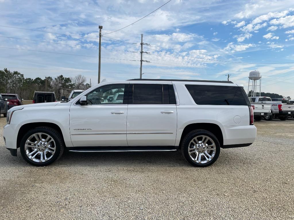 2017 GMC Yukon XL 1500 SLT photo