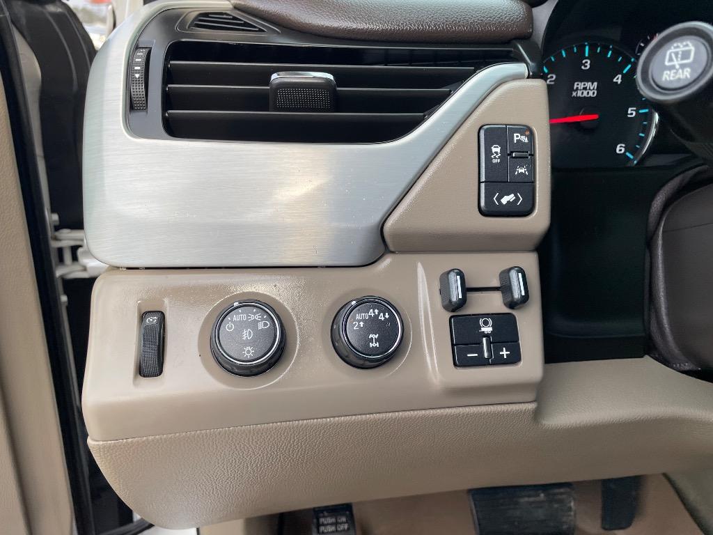 2017 GMC Yukon XL 1500 SLT photo