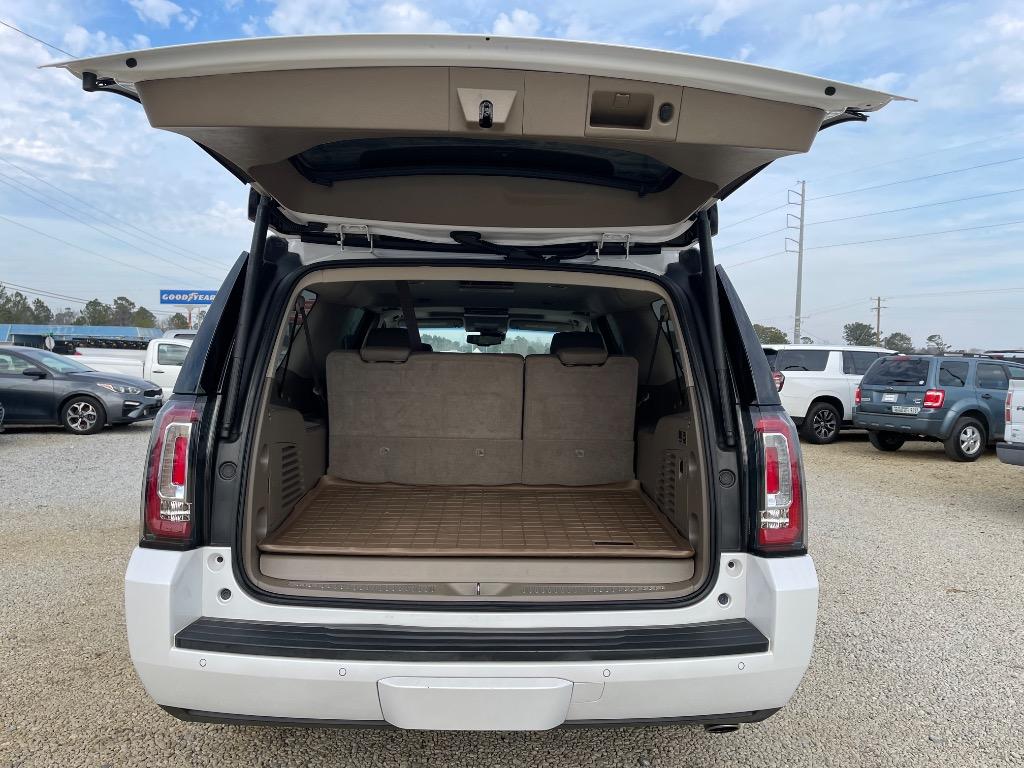 2017 GMC Yukon XL 1500 SLT photo