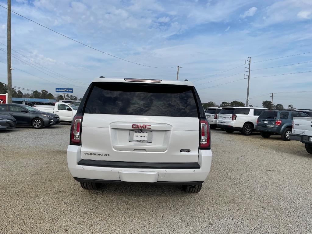 2017 GMC Yukon XL 1500 SLT photo
