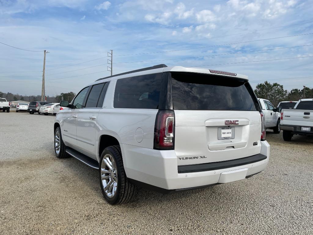 2017 GMC Yukon XL 1500 SLT photo