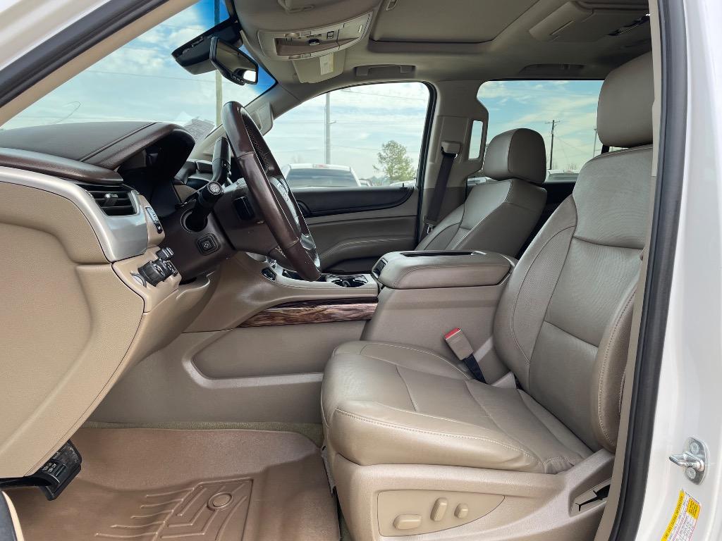 2017 GMC Yukon XL 1500 SLT photo