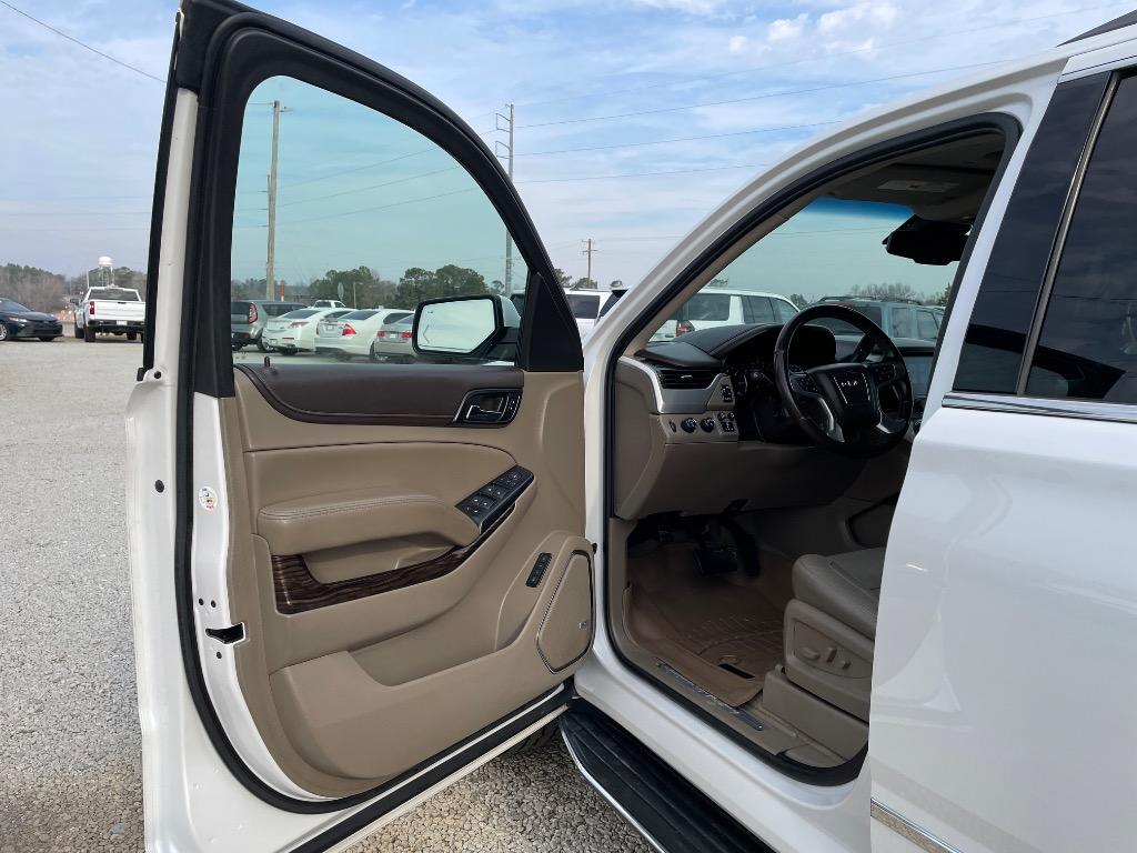 2017 GMC Yukon XL 1500 SLT photo