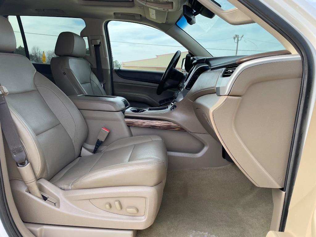 2017 GMC Yukon XL 1500 SLT photo