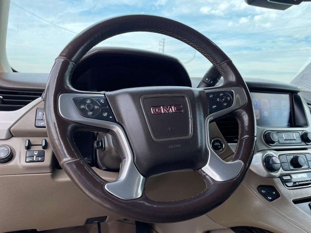 2017 GMC Yukon XL 1500 SLT photo