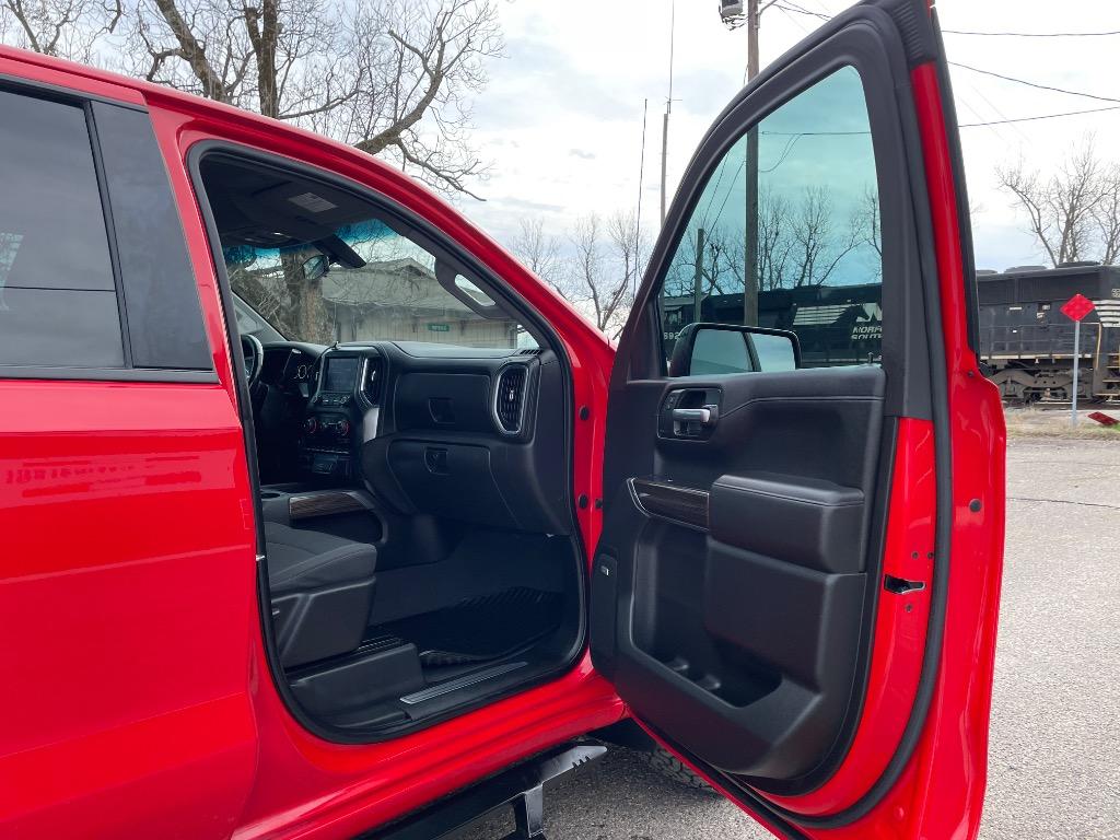 2021 Chevrolet Silverado - $32,999
