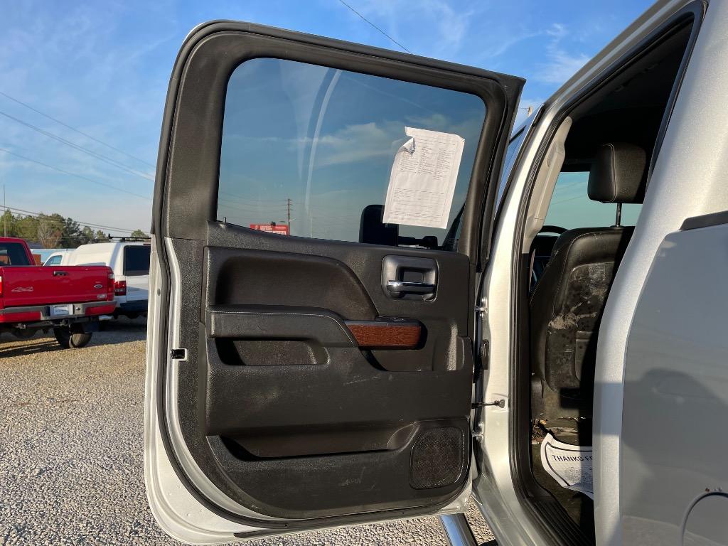 2015 GMC Sierra 2500HD - $22,999