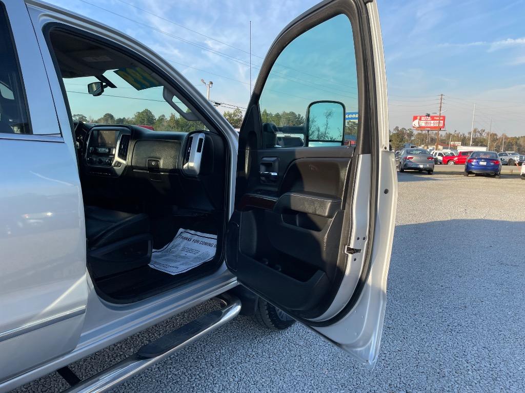 2015 GMC Sierra 2500HD - $22,999