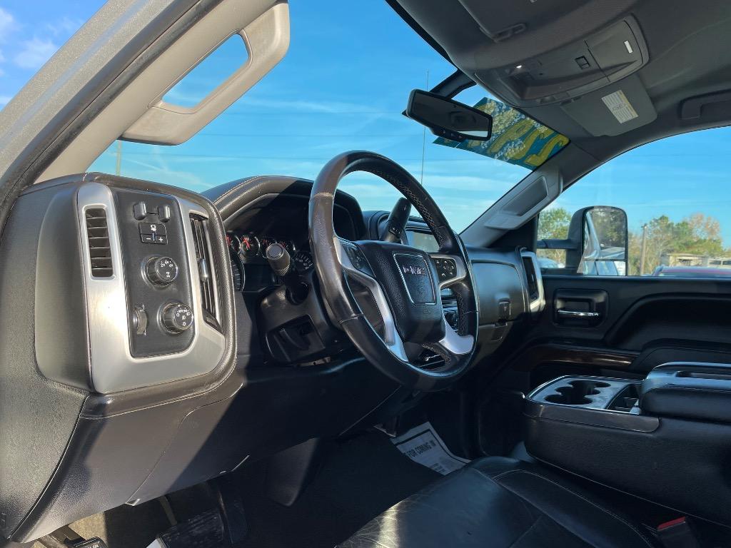 2015 GMC Sierra 2500HD - $22,999