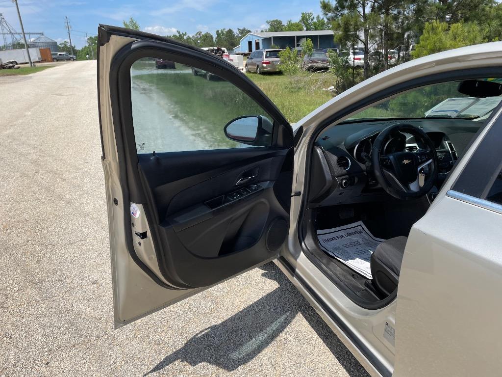 2013 Chevrolet Cruze - $5,999