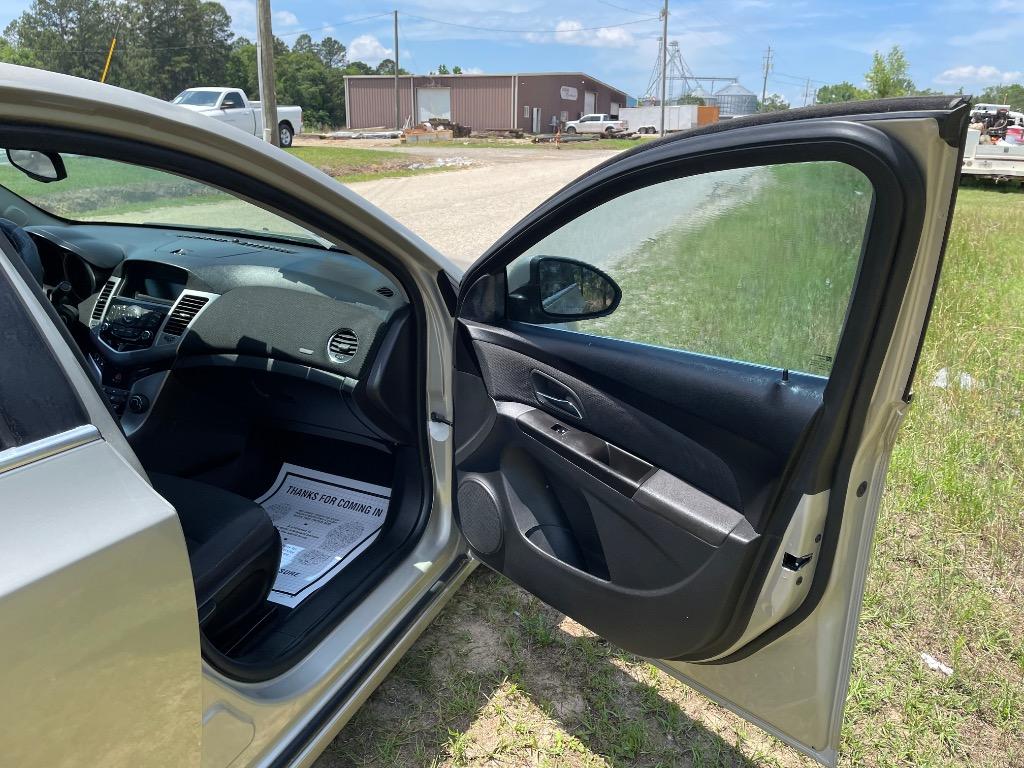 2013 Chevrolet Cruze - $5,999