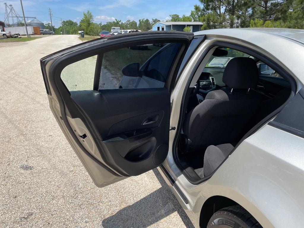2013 Chevrolet Cruze - $5,999
