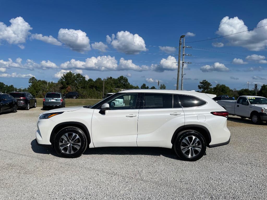 2020 Toyota Highlander - $32,999