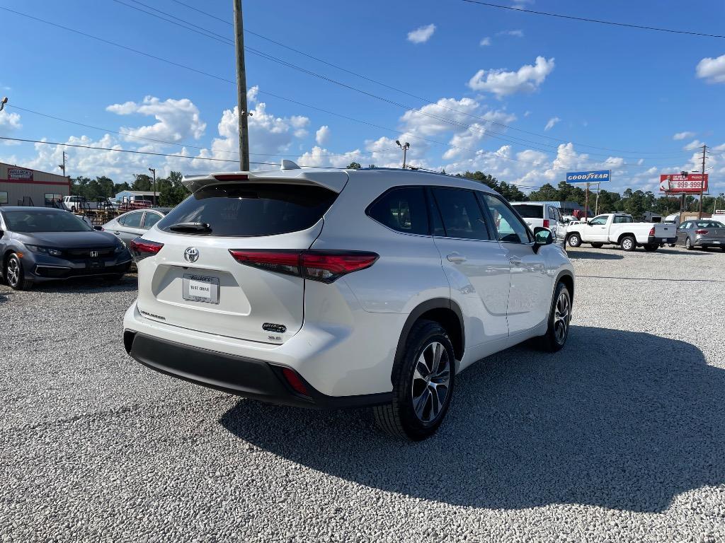 2020 Toyota Highlander - $32,999