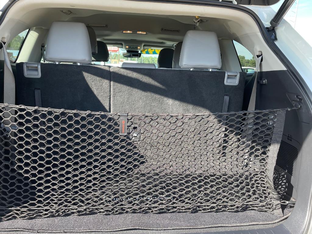 2020 Toyota Highlander - $32,999
