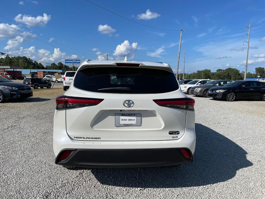 2020 Toyota Highlander - $32,999