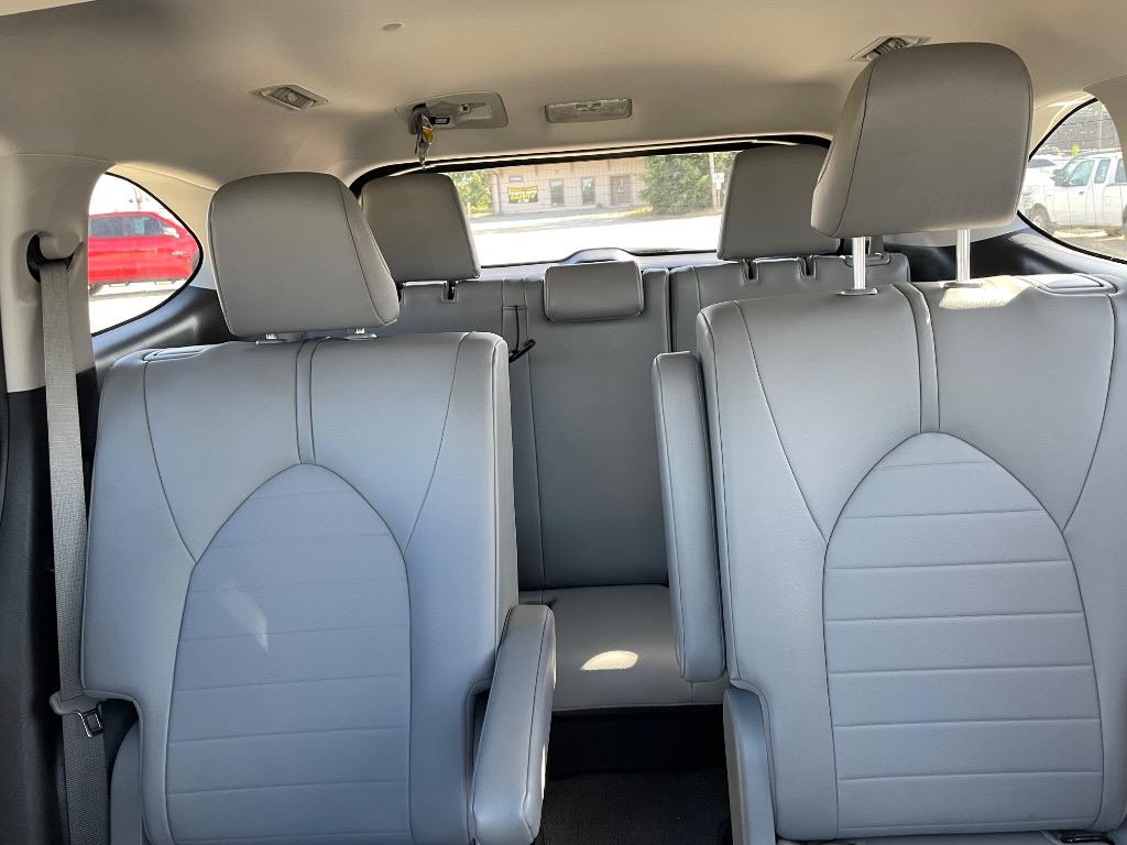 2020 Toyota Highlander - $32,999