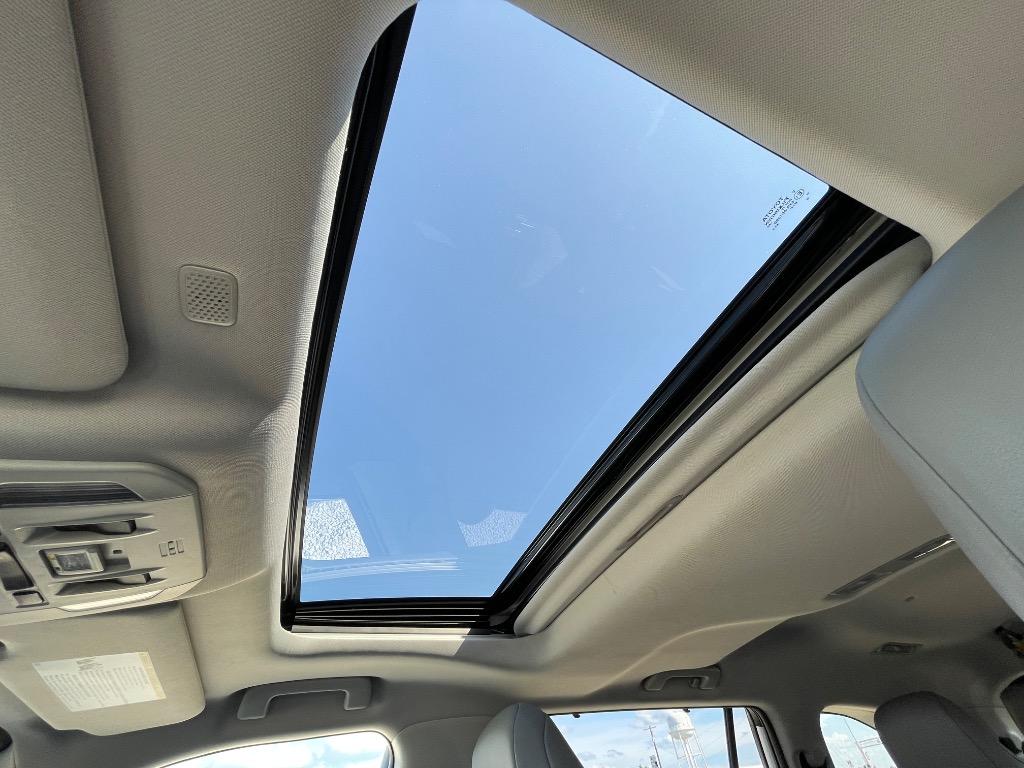 2020 Toyota Highlander - $32,999