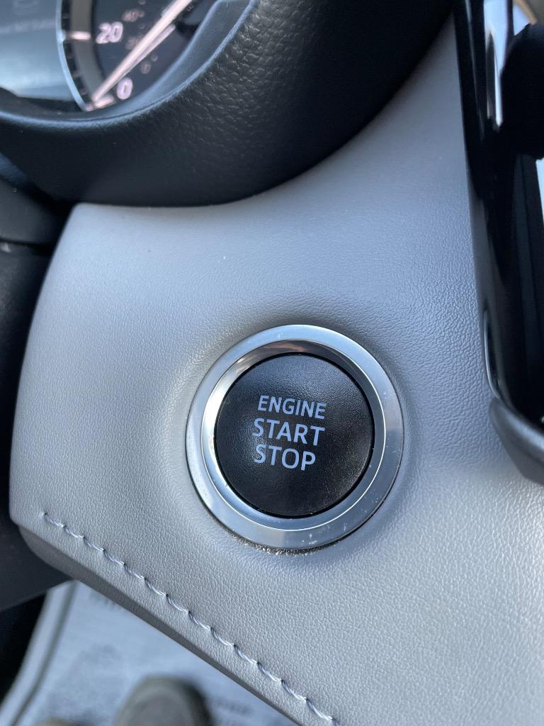 2020 Toyota Highlander - $32,999