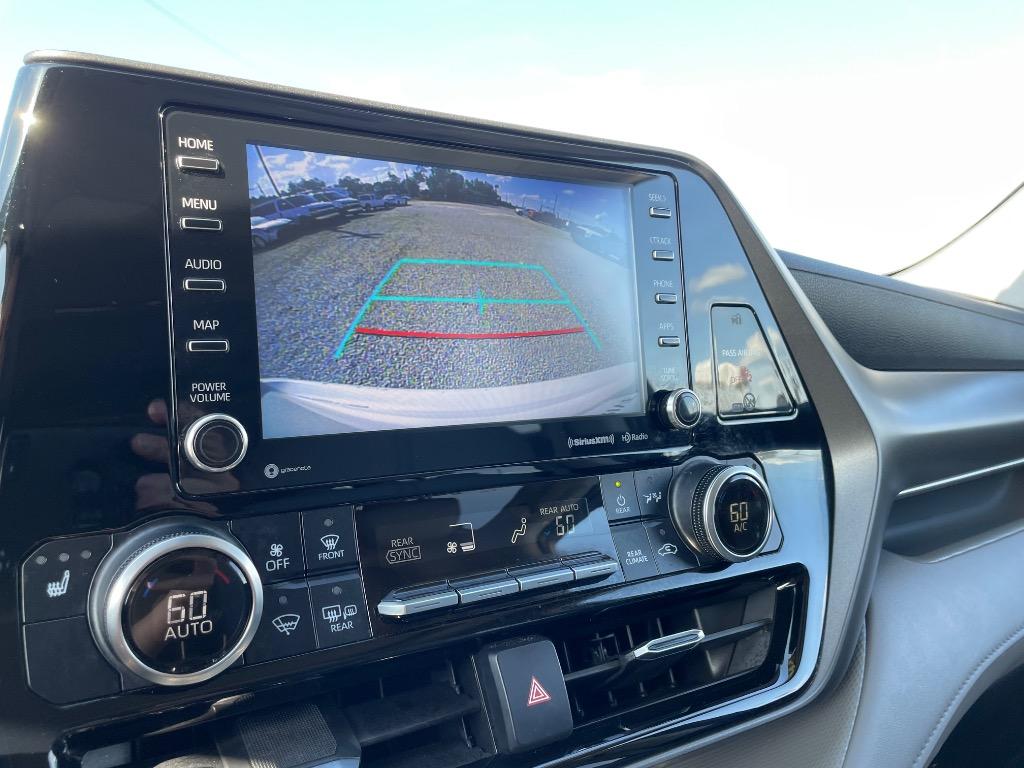 2020 Toyota Highlander - $32,999