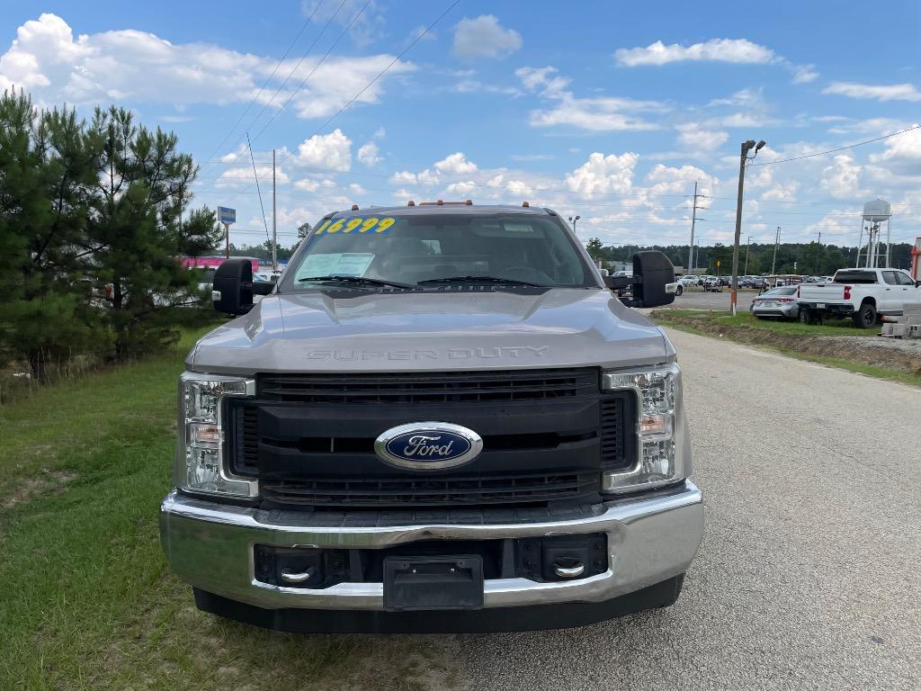 2019 Ford F-350 - $16,999