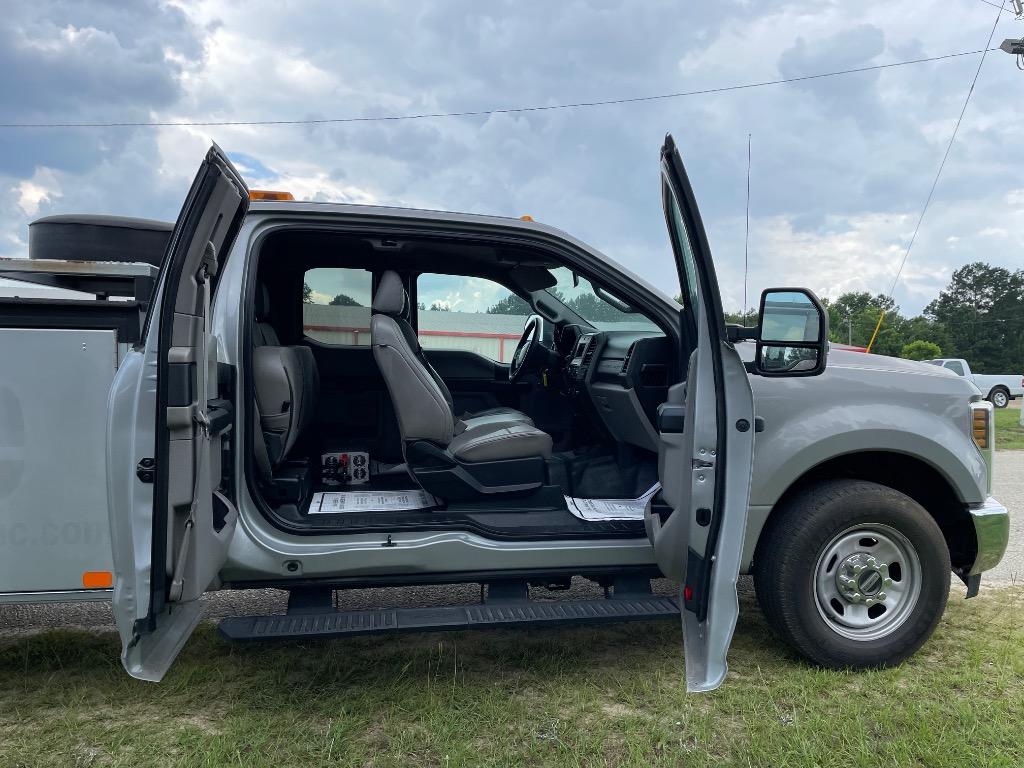 2019 Ford F-350 - $16,999