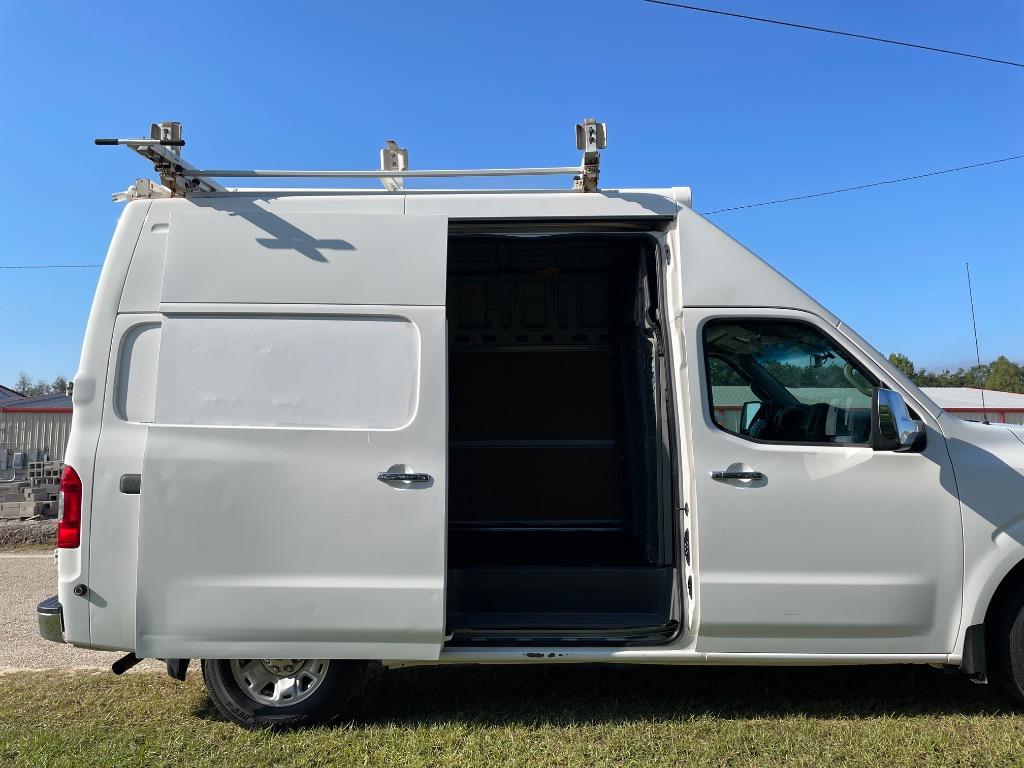 2012 Nissan Nv - $9,999