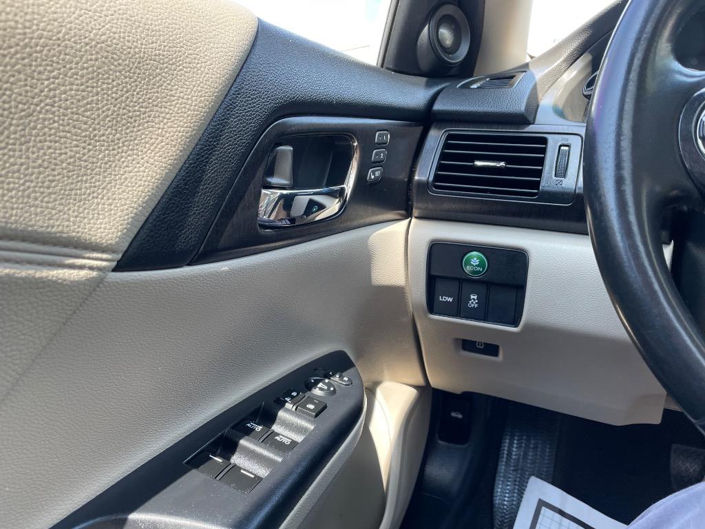 2013 Honda Accord - $7,999