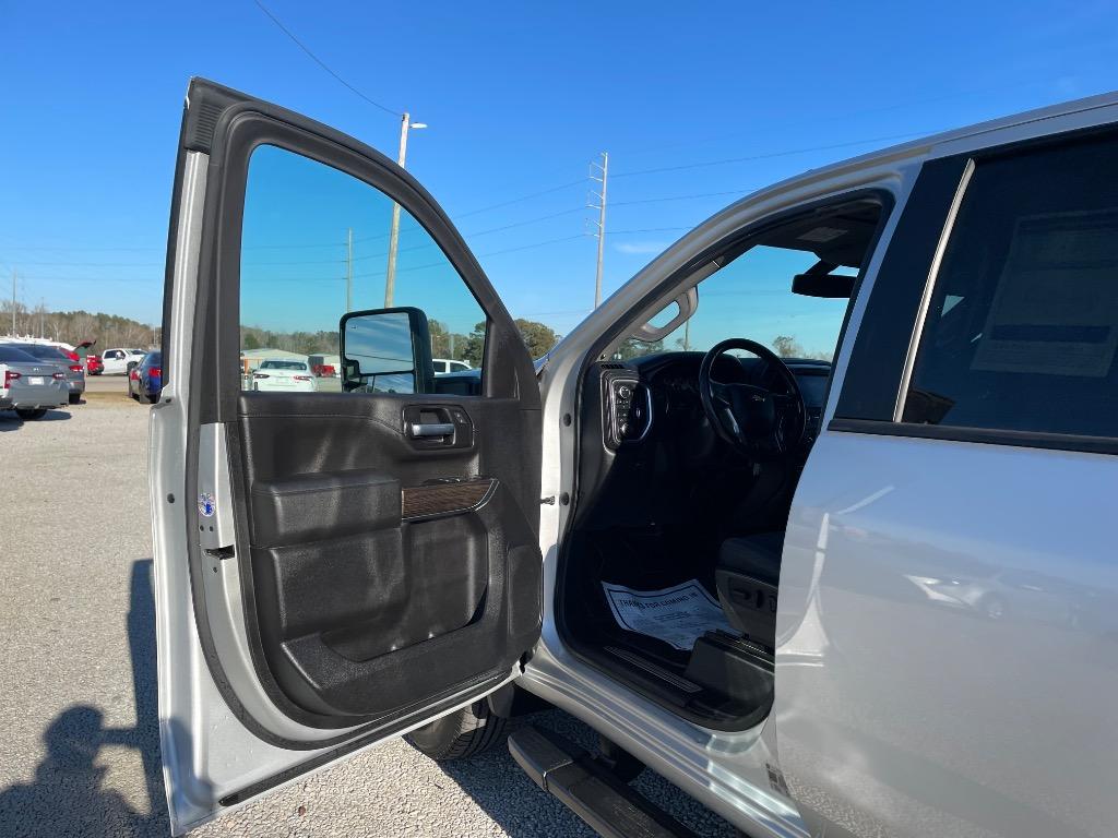 2020 Chevrolet Silverado 2500HD - $28,999