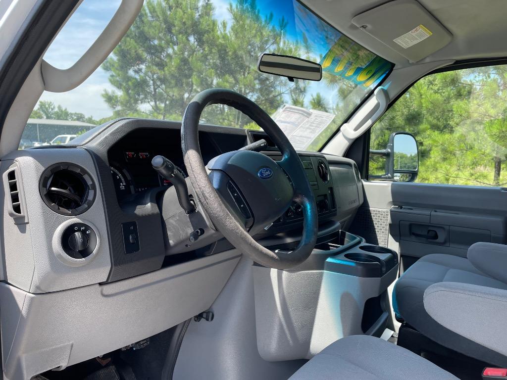 2017 Ford E-450 - $18,999