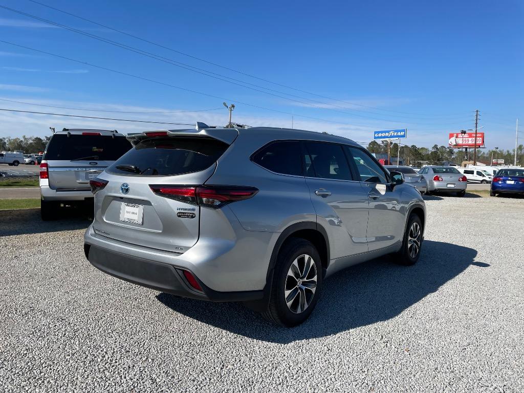 2024 Toyota Highlander - $44,999