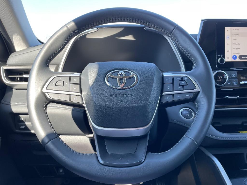 2024 Toyota Highlander - $44,999