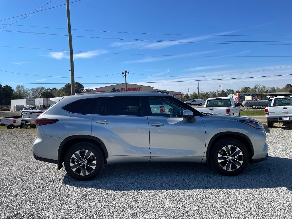 2024 Toyota Highlander - $44,999