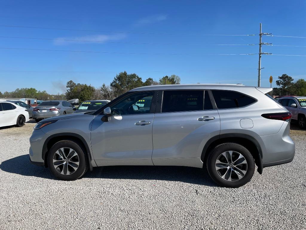 2024 Toyota Highlander - $44,999