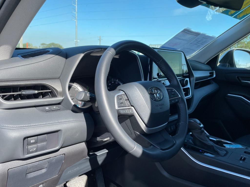 2024 Toyota Highlander - $44,999