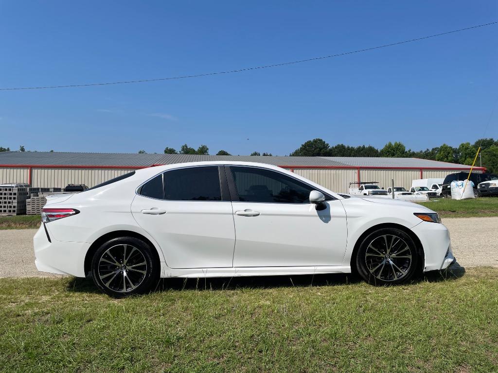 2018 Toyota Camry - $14,999
