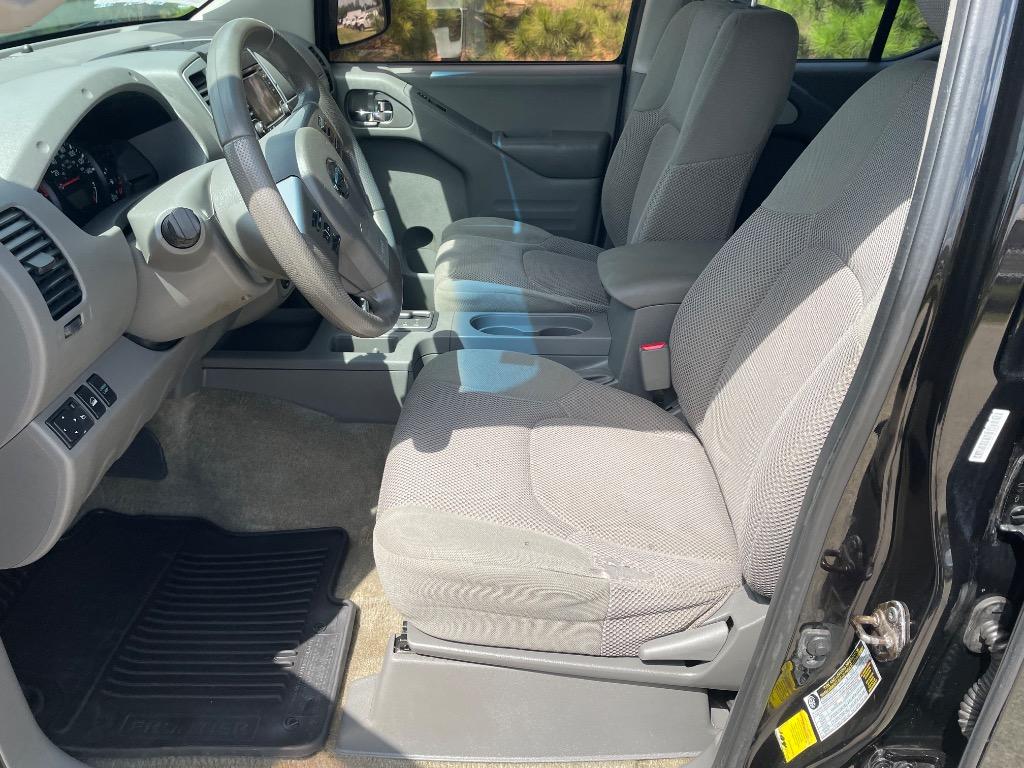 2015 Nissan Frontier - $14,999