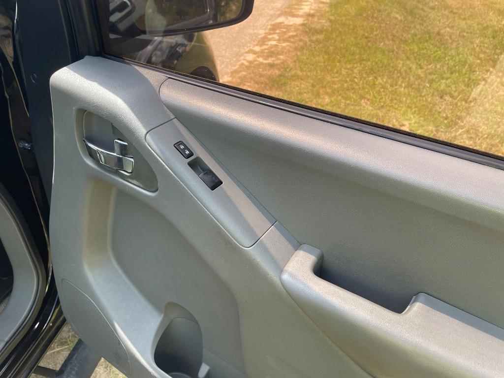 2015 Nissan Frontier - $14,999