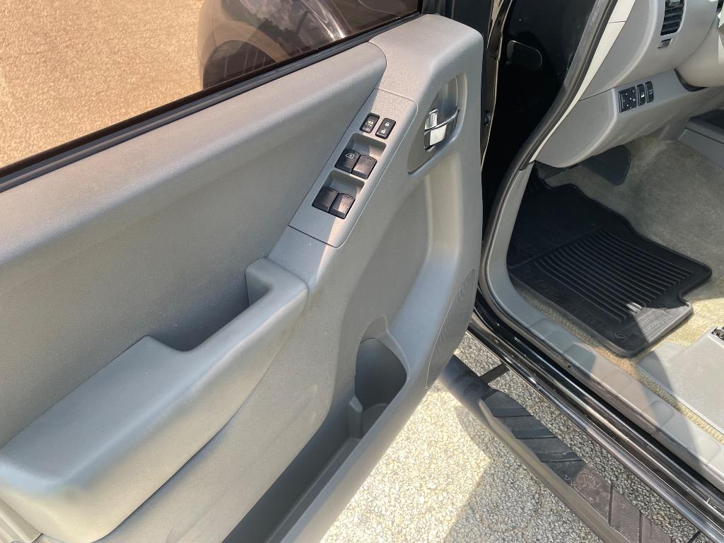 2015 Nissan Frontier - $14,999
