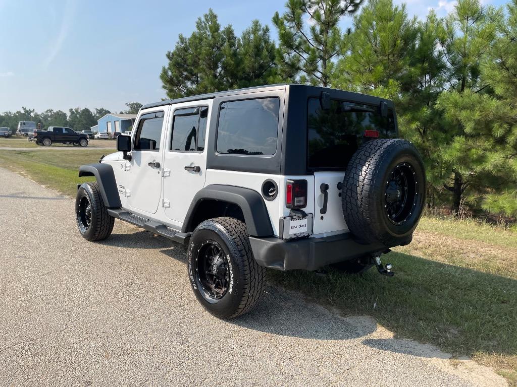 2015 Jeep Wrangler - $10,999