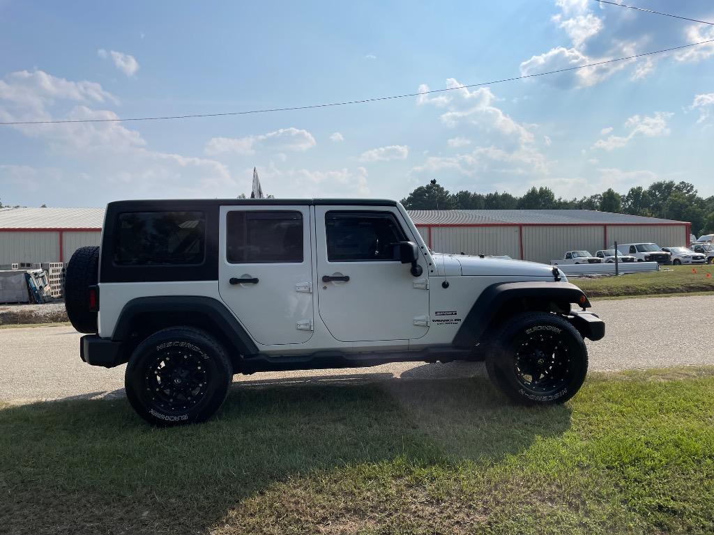 2015 Jeep Wrangler - $10,999