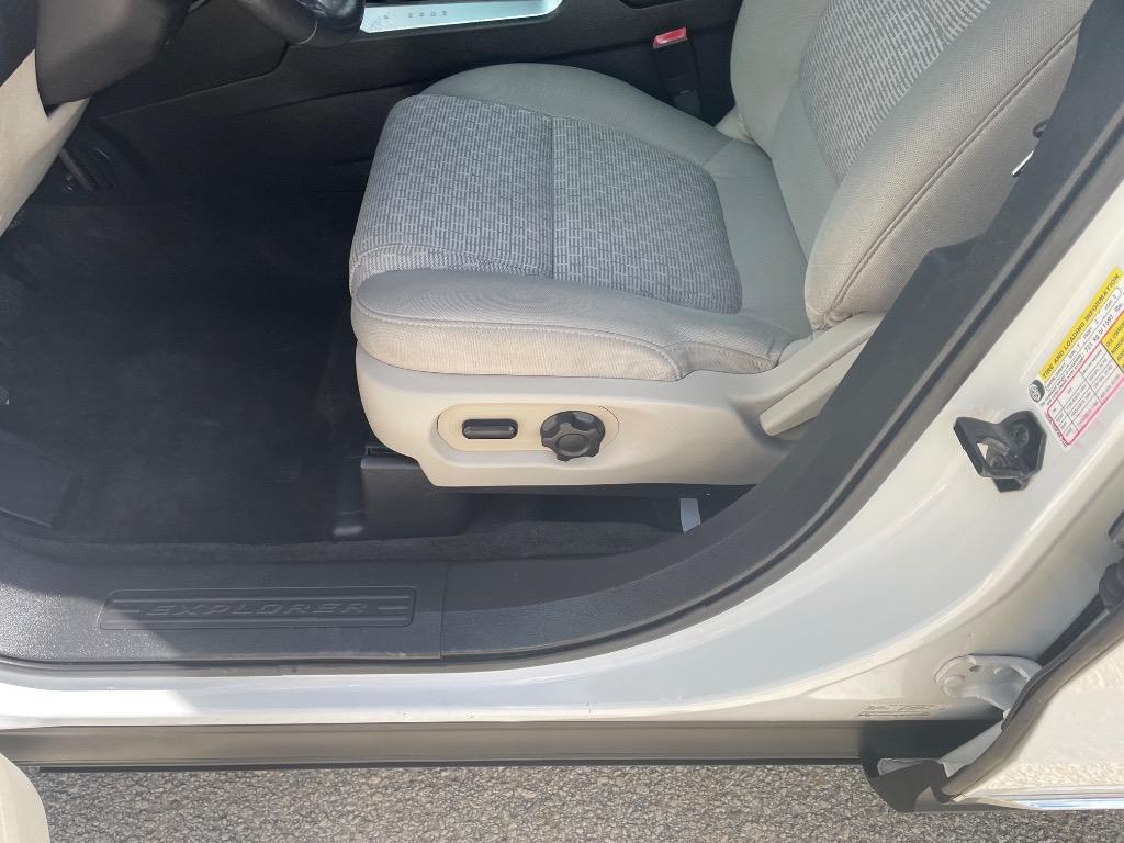 2014 Ford Explorer - $10,999
