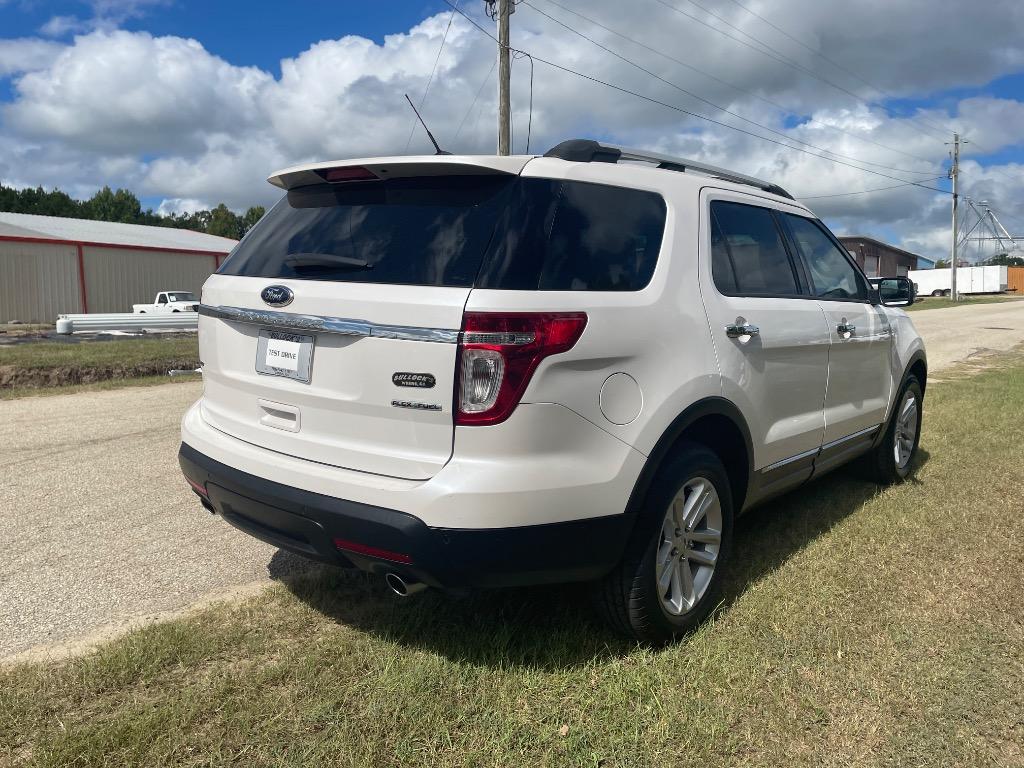 2014 Ford Explorer - $10,999